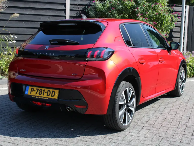 Peugeot 208 1.2 PureTech GT 100PK Navigatie, Panoramadak, Keyless start, Achteruitrijcamera, Apple CarPlay-Android Auto, Parkeersensoren voor & achter afbeelding 8