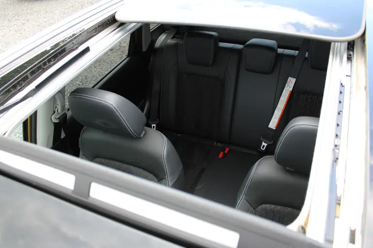 Suzuki Vitara 1.5 Hybrid Style, Automaat, 1e Eig. met All-Seasonbanden, Panoramadak, Navigatie, Parkeersensoren en Dealer onderhouden! afbeelding 14