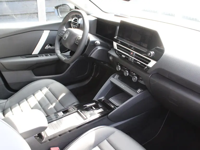 Citroën C4 Max 1.2 Hybrid 136PK e-DCS6 Automaat Navigatie, Rondomzichtcamera, Headup, Adaptieve Cruise, Keyless, Stuur, Stoel en Voorruitverwarming afbeelding 15