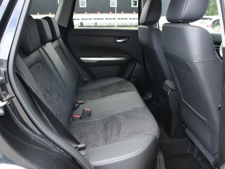 Suzuki Vitara 1.5 Hybrid Style afbeelding 40