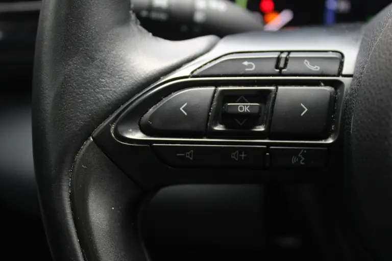Toyota Yaris Cross 1.5 Hybrid Adventure Trekhaak, JBL Audio, Head-up Display, Elektrische Achterklep, Stuur- en Stoelverwarming afbeelding 24