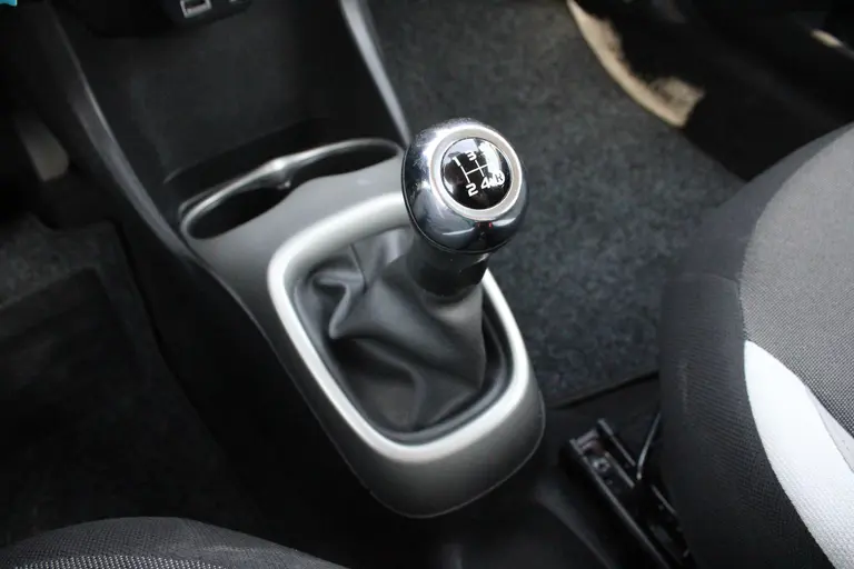 Toyota Aygo 1.0 VVT-i x-play Achteruitrijcamera, Airco, Bluetooth, Elektrische Ramen afbeelding 18