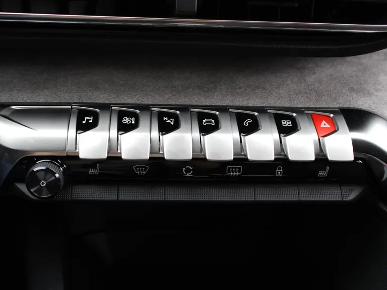 Peugeot 3008 GT 1.2 PureTech 130PK EAT8 Automaat Navigatie, Keyless, Elektrische Kofferbak, Stoelverwarming, Adaptieve Cruise Control afbeelding 32
