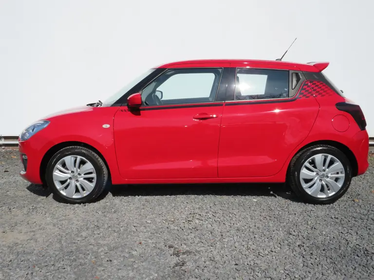 Suzuki Swift 1.2 Comfort Smart Hybrid, Dealer onderhouden, Alcantara bekleding en Dakspoiler afbeelding 2