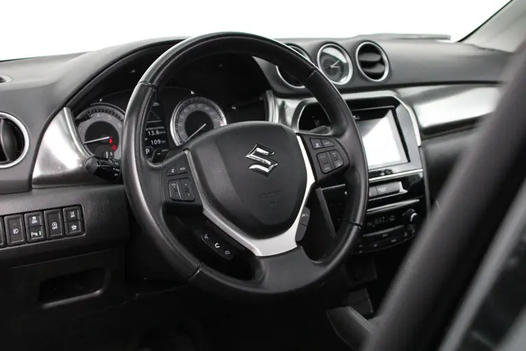 Suzuki Vitara 1.4 Boosterjet Style Smart Hybrid Navigatie, Parkeersensoren voor en achter, Stoelverwarming, Achteruitrijcamera afbeelding 4