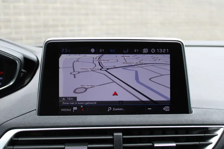 Peugeot 3008 1.2 PureTech Allure Automaat, Trekhaak, Navigatie, CruiseControl, Applecarpl./Andr. Auto afbeelding 20