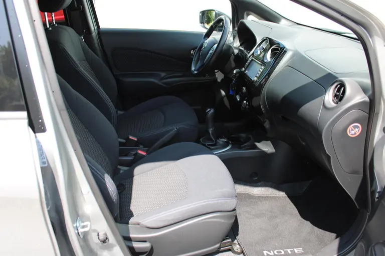 Nissan Note 1.2 Black Edition, All-Seasons, Hoge instap, Navigatie en Cruise Control! afbeelding 25