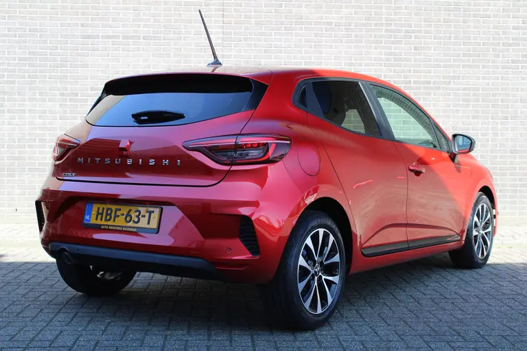 Mitsubishi Colt 1.0T MT Intense Cruise/Climate control, 16"LM velgen, Camera, Apple carplay/Android auto, Parkeersensoren V+A afbeelding 4