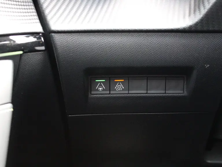 Peugeot e-208 EV GT Pack 50 kWh 136PK Navigatie, Achteruitrijcamera, Panoramadak, Stoelverwarming, Adaptieve Cruise Control afbeelding 18