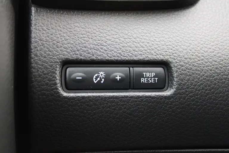 Nissan QASHQAI 1.2 N-Vision, Automaat, Parkeersensoren voor en Achter Panorama Dak! afbeelding 25