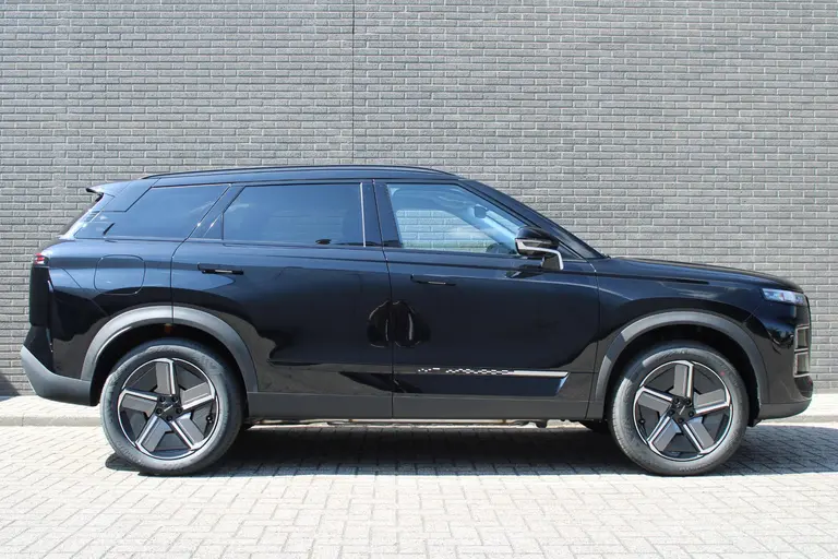 Jaecoo 7 PHEV Exclusive *Meer informatie volgt Jaecoo 7 Exclusive Automaat, Schuif-Kanteldak, 1500 KG trekgewicht, Navigatie, 19" LM velgen, Elektrische achterklep, Luxe lederen bekleding, 7 jaar garantie afbeelding 2