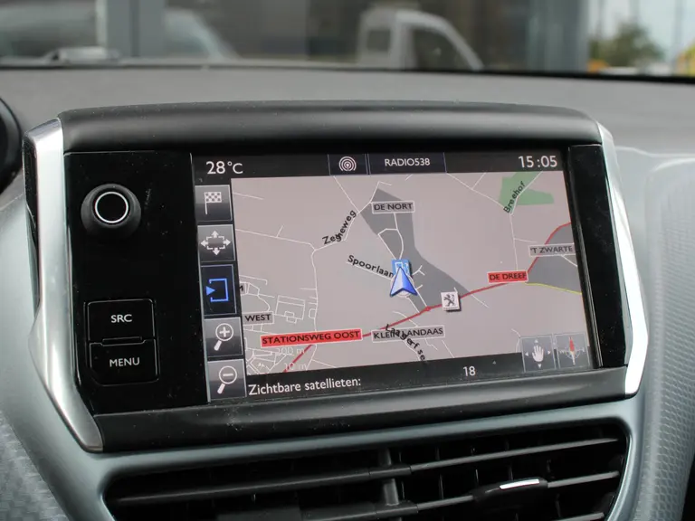 Peugeot 208 1.2 PureTech Allure Navigatie, Climate control, Lichtmetalen Velgen afbeelding 16