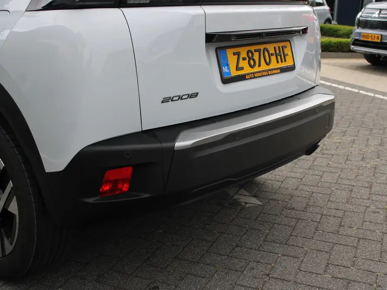 Peugeot 2008 Allure 1.2 PureTech 100PK Navigatie, Camera Achter, parkeerhulp voor en achter, Apple Carplay/Android auto draadloos afbeelding 9