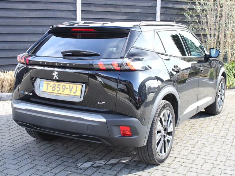 Peugeot e-2008 EV GT 50 kWh Navigatie, Lichtmetalen velgen 18 inch, Keyless Entry, Dodehoek detectie afbeelding 10