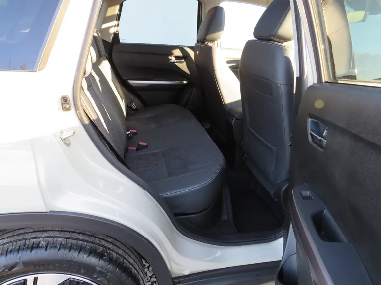 Suzuki Vitara 1.5 Hybrid Style, Automaat, Panoramadak, 6 jaar GARANTIE, Navigatie en Draadloos Applecarplay / Androidauto afbeelding 12