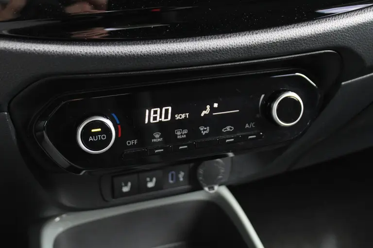 Toyota Aygo X 1.0 VVT-i S-CVT Pulse Automaat Achteruitrijcamera, Parkeersensoren Voor en Achter, Cruise Control Adaptief, Stoelverwarming afbeelding 22
