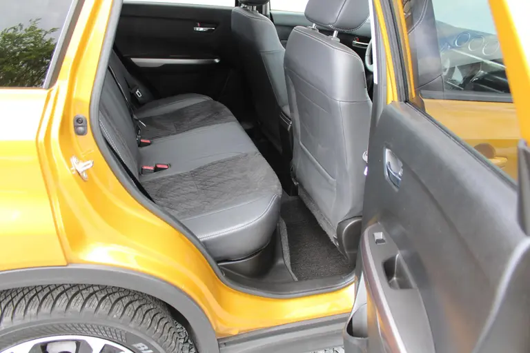 Suzuki Vitara 1.5 Hybrid Style, Automaat, 1e Eig. met Navigatie, Parkeersensoren en Dealer onderhouden! afbeelding 12