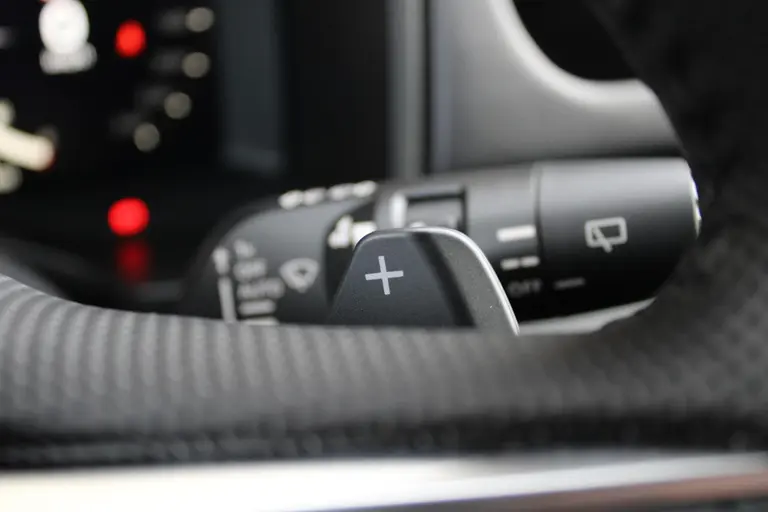 Mitsubishi Outlander 2.4 PHEV First Edition 20" LM velgen, Stuur+stoelverwarming, Standkachel, Premium audio, PDC V+A, Trekgewicht 1.600 KG. afbeelding 23