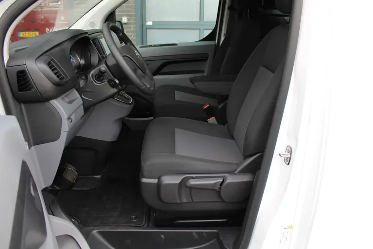 Citroën Jumpy Club M 50 kWh Cruise control, Airco, Apple carplay/Android auto, Radio, Elek.bediende ramen en spiegels afbeelding 30