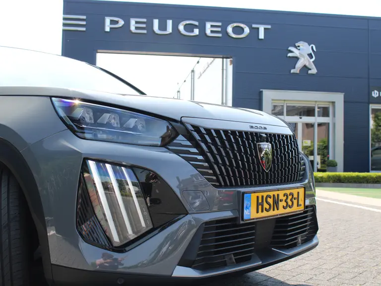 Peugeot 2008 GT 1.2 PureTech 130PK EAT8 Automaat Navigatie, Rondomzichtcamera, Keyless, Alcantara, Massage, Stoelverwarming afbeelding 3