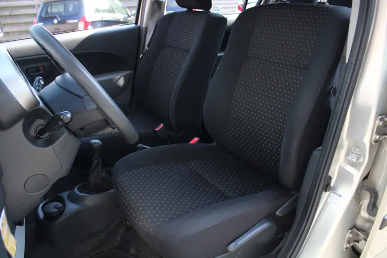 Daihatsu Sirion 2 1.0-12V Premium 70PK Elektrische Ramen Voor en Achter, afbeelding 6