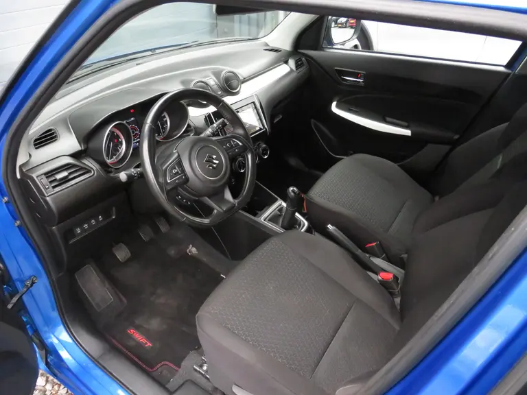 Suzuki Swift 1.0 Stijl Smart Hybrid Turbo, Trekhaak, 17 inch, Achteruitrijcamera, Carplay en Dealer onderhouden! afbeelding 8