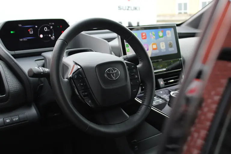 Toyota Bz4x Dynamic 71 kWh Automaat 3-fase Stuurverwarming, Elektrische bestuurdersstoel, Navigatie, Rondomzicht camera afbeelding 5