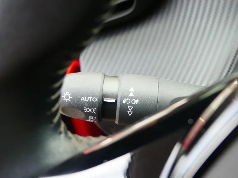 Peugeot 2008 1.2 PureTech Allure Pack, Trekhaak ,130PK, 3D cockpit, Cruise Control afbeelding 14