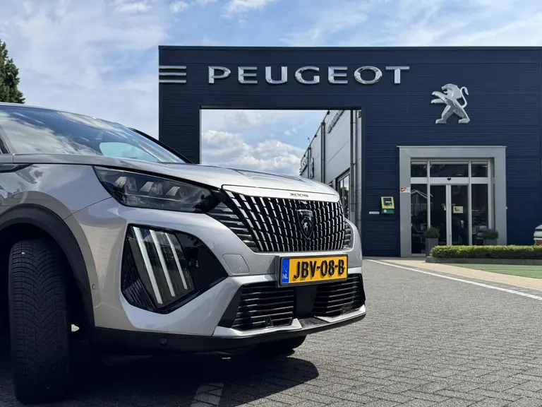 Peugeot 2008 GT 1.2 PureTech 130PK EAT8 Automaat Navigatie, Keyless, Rondomzichtcamera, Adaptieve Cruise Control, Draadloze Telefoonlader afbeelding 3