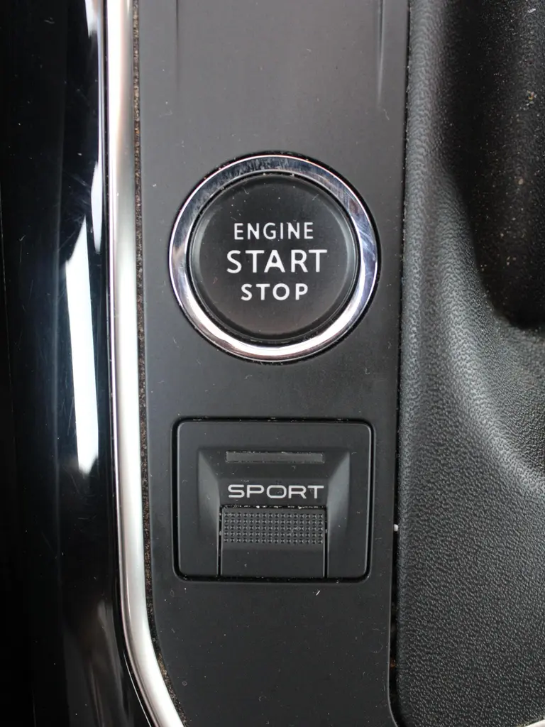 Peugeot 5008 1.2 PureTech 130PK Blue Lease GT-Line Trekhaak, Elektrische achterklep en Navigatie afbeelding 28