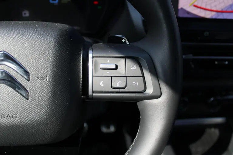 Citroën C5 X 1.6 Plug-in Hybrid 225 Shine Panoramadak, Stuur- en stoelverwarming, Navigatie afbeelding 17