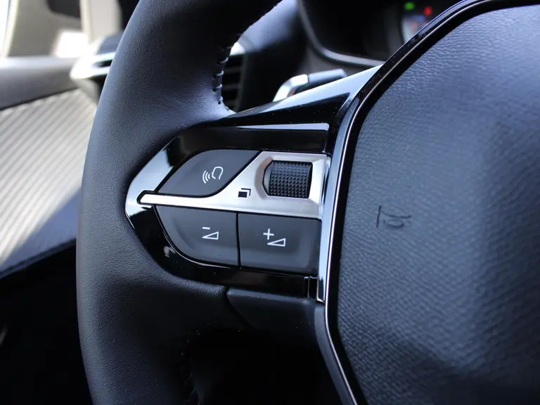 Peugeot 208 Allure 1.2 Hybrid 110PK e-DCS6 Automaat Navigatie, 360 camera, Lichtmetalen velgen, Parkeerhulp voor & achter, Cruise Control afbeelding 28