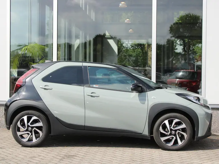 Toyota Aygo X 1.0 VVT-i S-CVT Pulse Automaat Adaptieve Cruise Control, Carplay/Android Auto, Achteruitrijcamera, Airco afbeelding 10