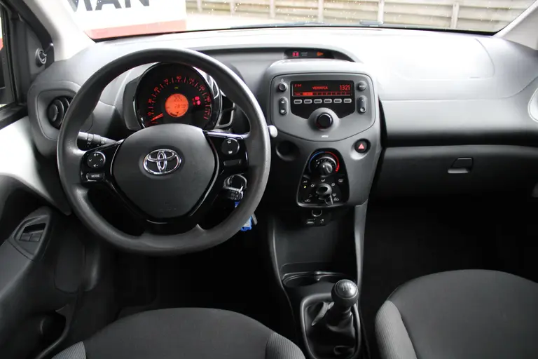 Toyota Aygo 1.0 VVT-i x-fun , 1e Eigenaar en Dealer ondehouden! afbeelding 8