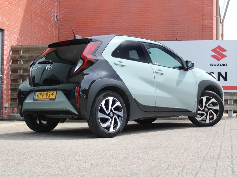 Toyota Aygo X 1.0 VVT-i S-CVT Pulse Automaat Adaptieve Cruise Control, Carplay/Android Auto, Achteruitrijcamera, Airco afbeelding 8