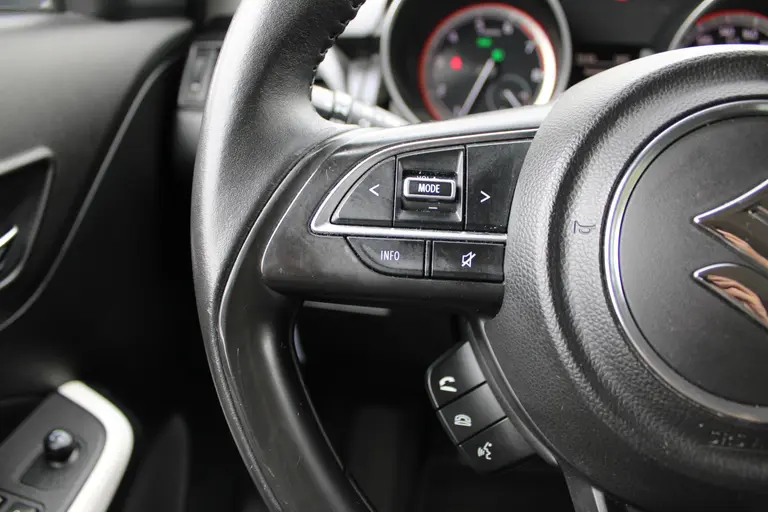 Suzuki Swift 1.2 Select Smart Hybrid 1e eigenaar en Dealer onderhouden! afbeelding 26