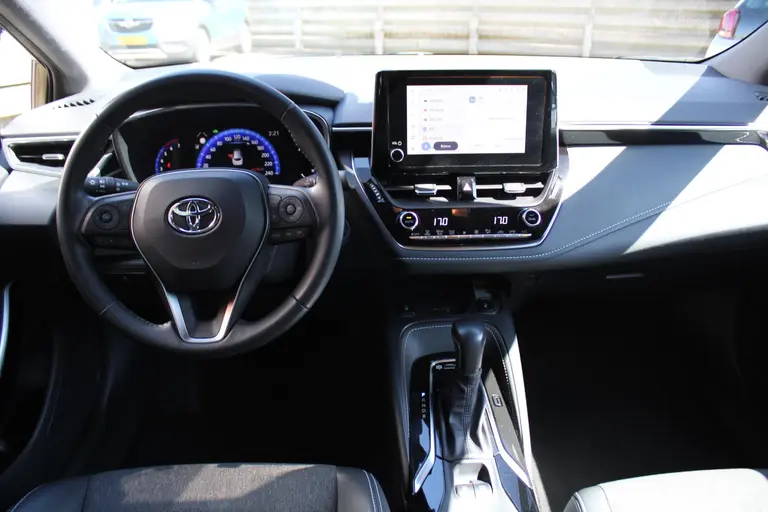 Toyota Corolla Touring Sports 1.8 Hybrid Dynamic Automaat, Trekhaak, All-Seasonbanden en 1e Eigenaar! afbeelding 9