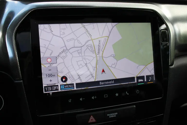 Suzuki Vitara 1.5 Hybrid Style Demo Voordeel, Parkeersensoren Draadloos Carplay en Panorama Dak. afbeelding 18
