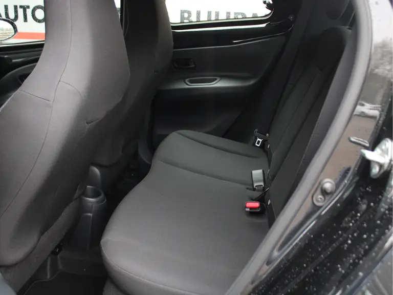 Toyota Aygo X 1.0 VVT-i MT Play Adaptieve Cruise Control, Carplay/Android Auto, Achteruitrijcamera, Bluetooth, Airco afbeelding 33