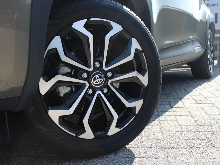 Toyota Yaris Cross 1.5 Hybrid Dynamic Automaat Achteruitrijcamera, Bluetooth, Airco Automatisch, Cruise Control Adaptief, Navigatie afbeelding 3