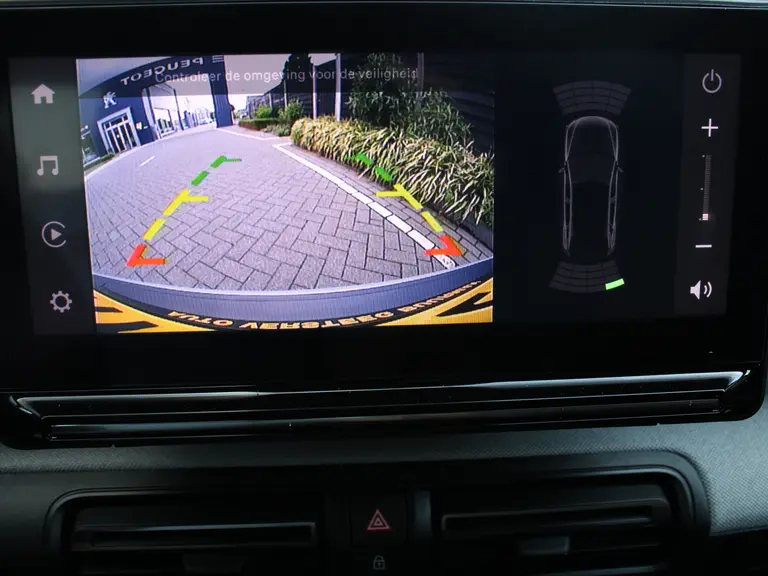 Citroën C3 Aircross Plus 1.2 Turbo 100pk Achteruitrijcamera, Climate Control, Cruise Control, Apple Car Play, Android Auto Navigatie afbeelding 24