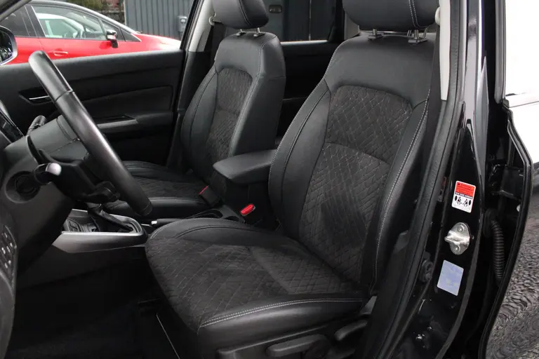 Suzuki Vitara 1.4 Boosterjet Style Smart Hybrid Navigatie, Parkeersensoren voor en achter, Stoelverwarming, Achteruitrijcamera afbeelding 5