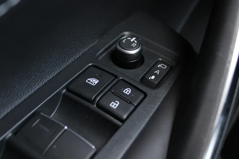 Toyota Corolla 1.8 Hybrid First Edition Automaat Achteruitrijcamera, Parkeersensoren Voor/Achter, Stoelverwarming, Cruise Control Adaptief, Climate Control afbeelding 34