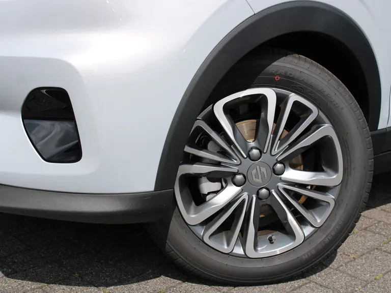 Leapmotor T03 Design 37.3 kWh Navigatie, Camera achter, Parkeerhulp achter, Audio, Keyless Start, Lichtmetalen velgen afbeelding 2