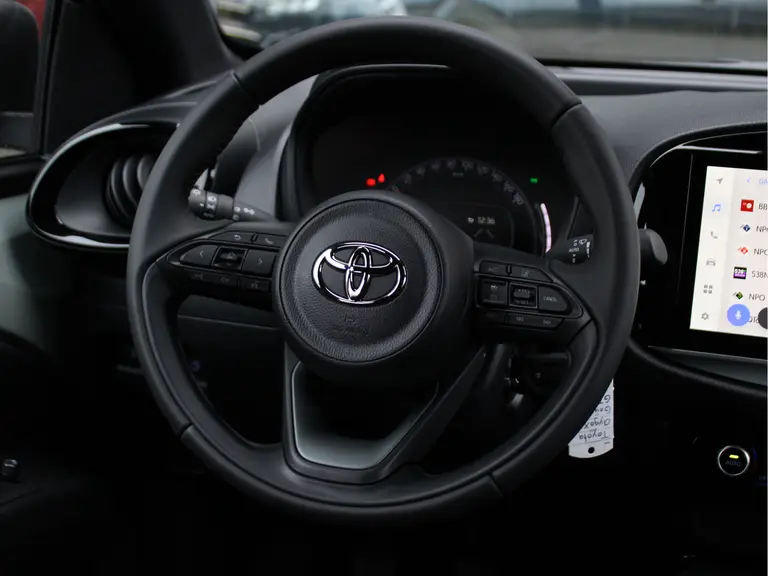 Toyota Aygo X 1.0 VVT-i MT Envy Cruise Control Adaptief, Achteruitrijcamera, Navigatie, Parkeersensoren Voor en Achter afbeelding 23