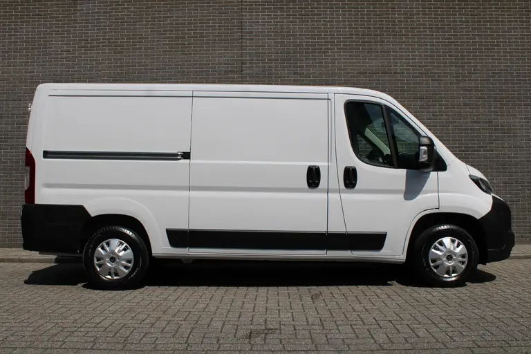 Citroën Jumper 2.2 BlueHDi 120 S&S L2H1 3.0t Airco, Achteruitrijcamera, Cruise Control, Trekhaak afbeelding 2