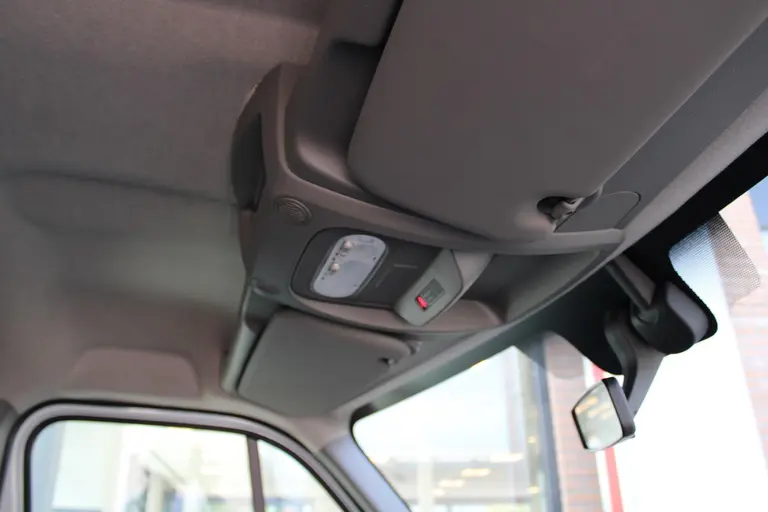 Renault Master Bakwagen + Laadklep T35 2.3 dCi 145PK Achteruitrijcamera, Airconditioning, Audio/BlueTooth, Cruise control, DHollandia Bakopbouw met laadklep, Energy Red By Renault afbeelding 33