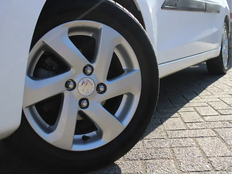 Suzuki Celerio 1.0 Exclusive Bluetooth, Airco, Lichtmetalen Velgen, Elektrische Ramen Voor en Achter afbeelding 3