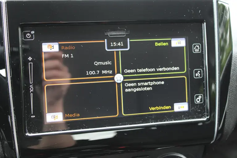 Suzuki Swift 1.2 Select Smart Hybrid 1e eigenaar en Dealer onderhouden! afbeelding 18