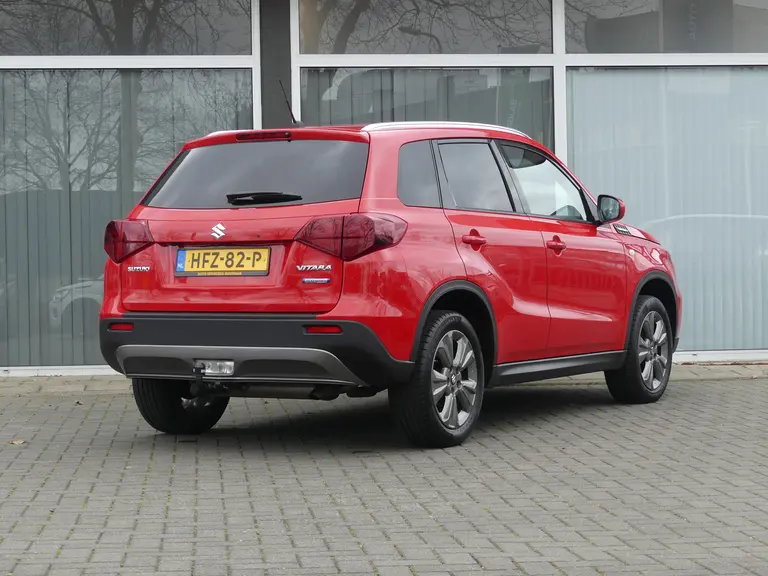 Suzuki Vitara 1.4 Boosterjet Select Smart Hybrid, Automaat, Trekhaak, Navigatie, Keyless en goed onderhouden! 1500 KG TREKGEWICHT! afbeelding 4